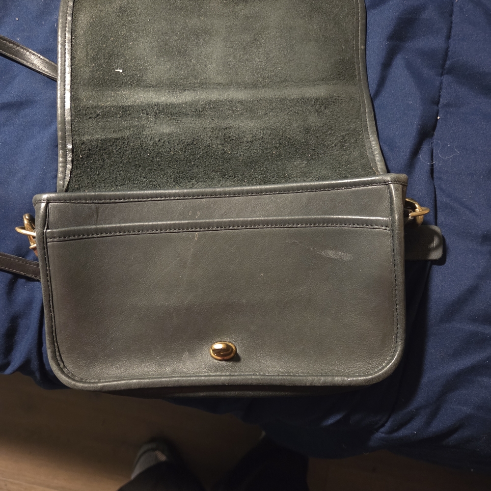 Coach Handbag. - Picture 5 of 9